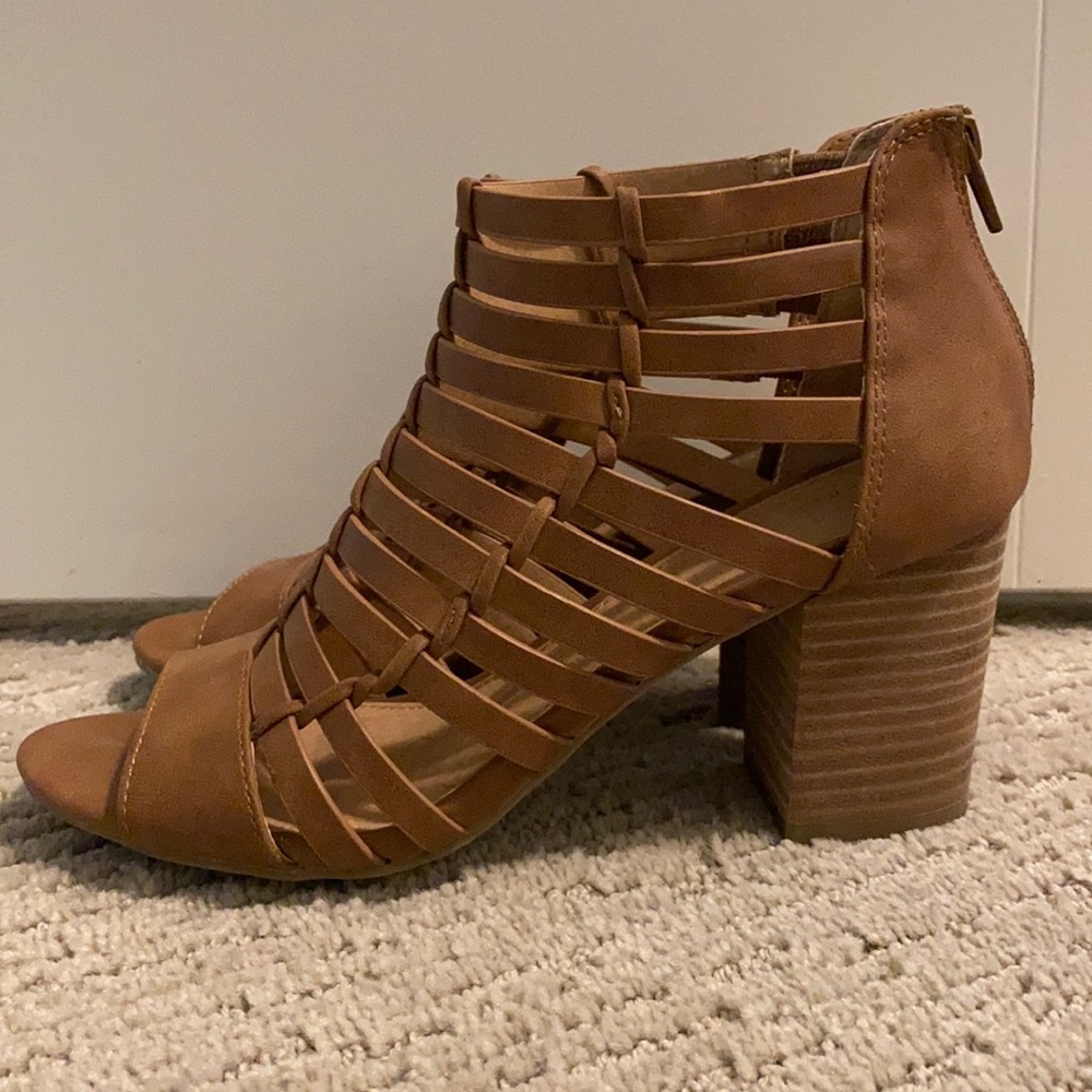 Block heel sandals